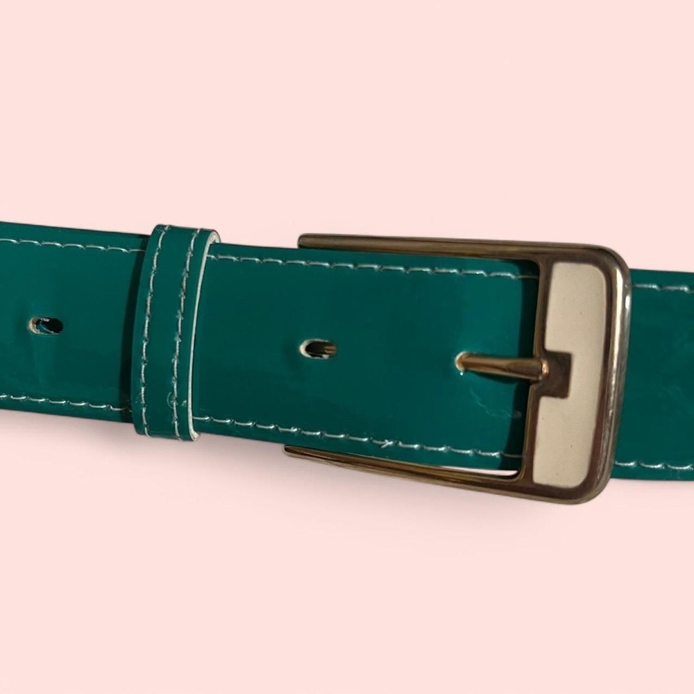 Vintage Kelly green faux patent leather belt with gold buckle - 35.5”